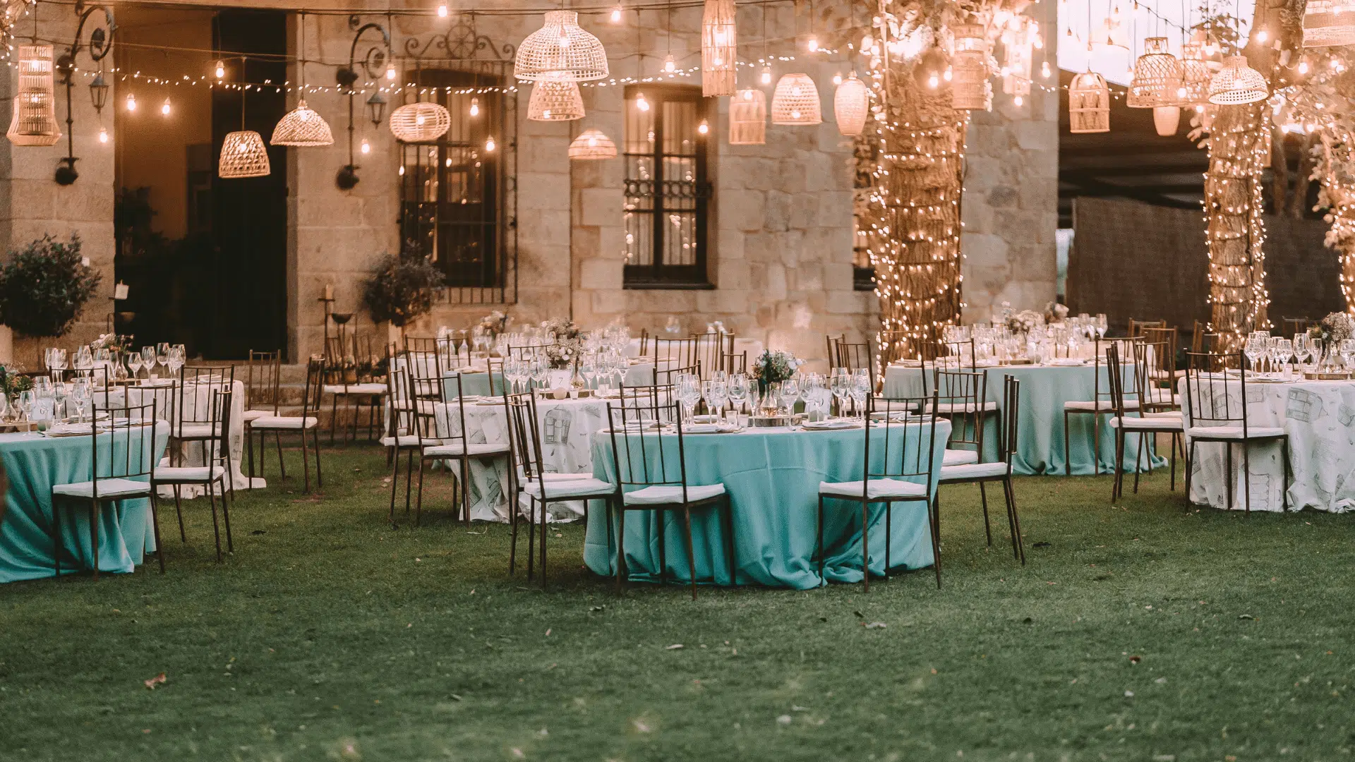 Comment décorer votre salle de mariage sans trop dépenser